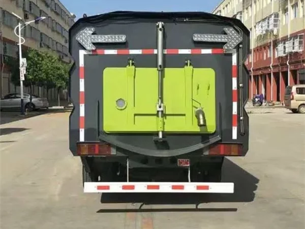 HYUNDAI Street Washing Sweeper Truck Back