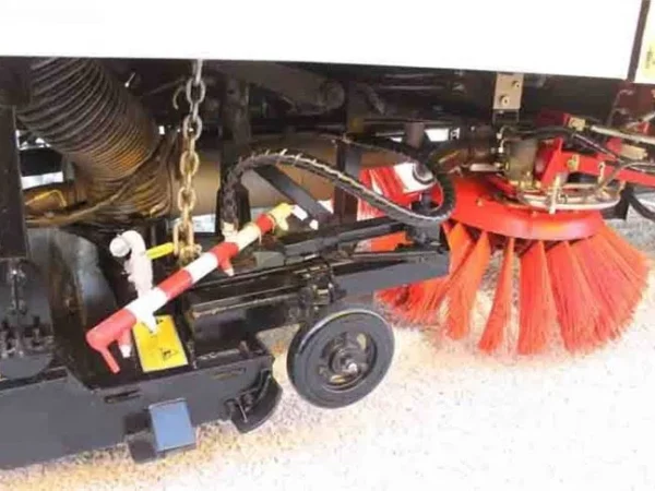 DONGFENG Large Road Sweeping Truck Details