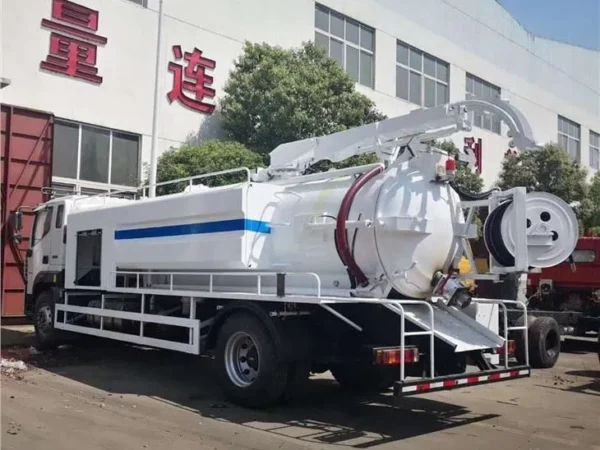 FOTON Sludge Sewage Jetter Truck White Back