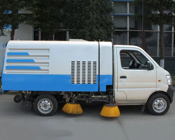 Mini Parking Lot Vacuum Sweeper Truck