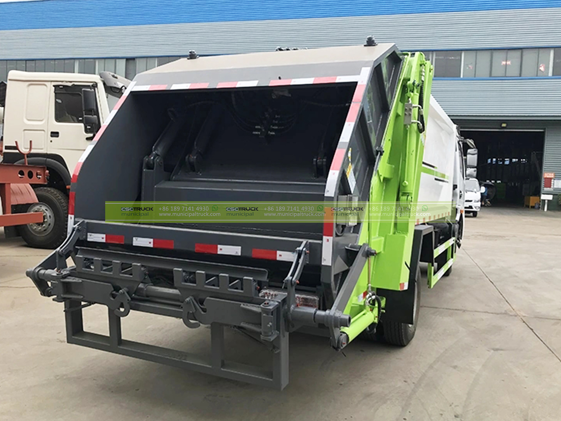 6CBM Rear Loader Garbage Truck 7 6CBM Rear Loader Garbage Truck Back Inside