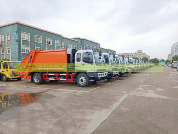 8CBM Back Loader Recycle Garbage Truck Left