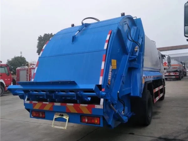 DONGFENG Rear Loading Trash Truck Back Right