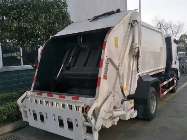 Garbage Compacter Truck Without Bin Lifting Facility Back Loader