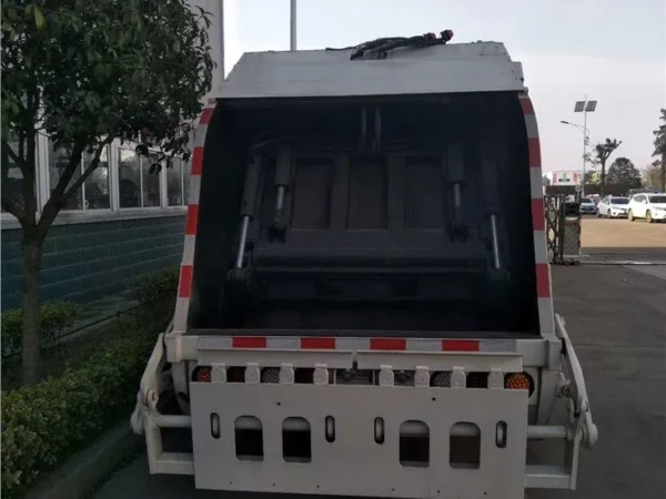 Garbage Compacter Truck Without Bin Lifting Facility Back