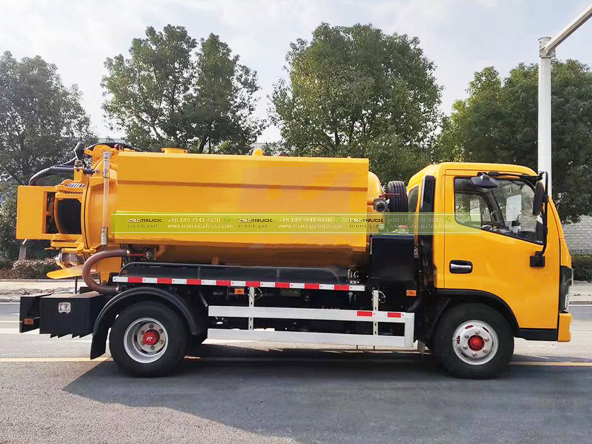 Combined Vacuum and Canal Sewer Truck 1 Combined Vacuum and Canal Sewer Truck Body Left