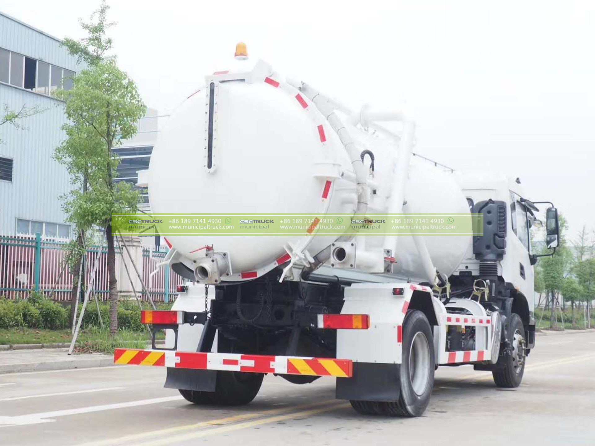 DONGFENG 18 Ton Septic Vacuum Tank-7 DONGFENG 18 Ton Septic Vacuum Tank Left Back
