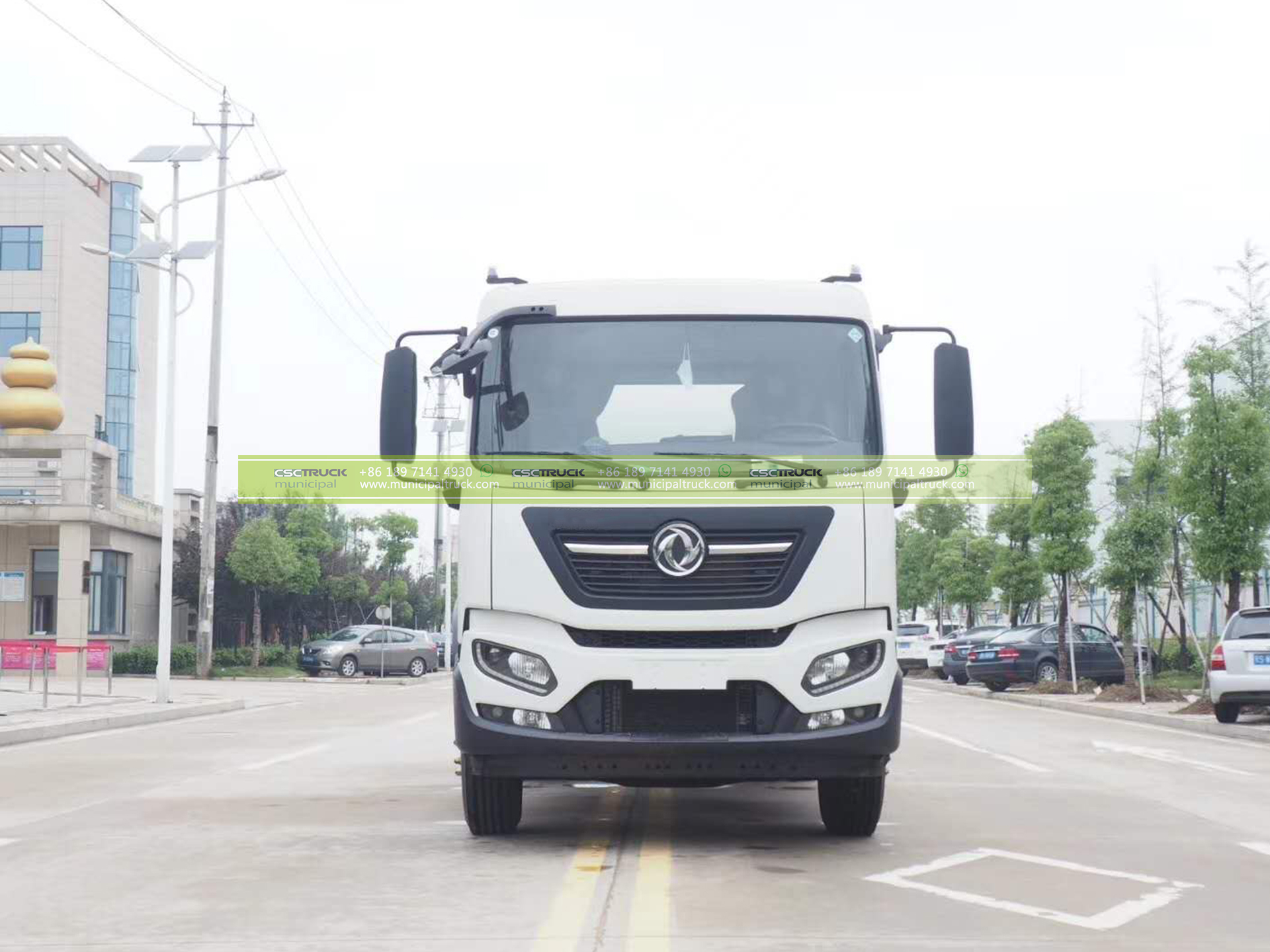 DONGFENG 18 Ton Septic Vacuum Tank-8 DONGFENG 18 Ton Septic Vacuum Tank White Front Detail