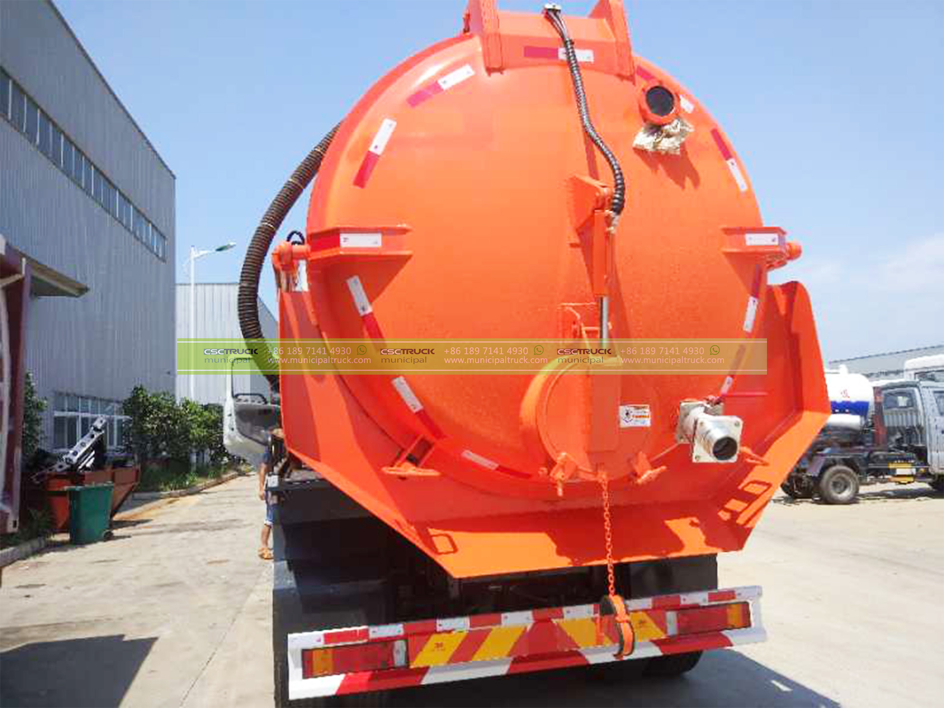 DONGFENG 25 Ton Sewer Vacuum Truck 4 DONGFENG 25 Ton Sewer Vacuum Truck Orange Details