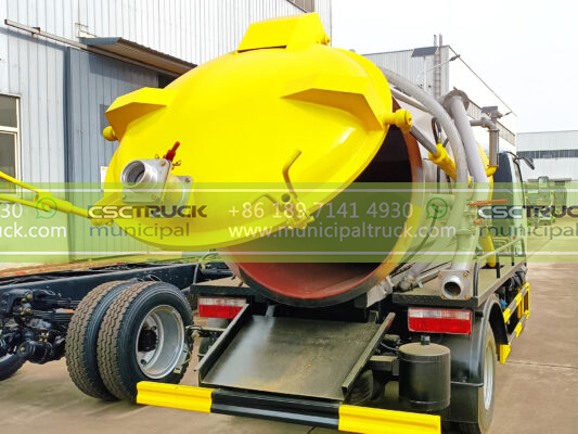 DONGFENG 8 Ton Liquid Vacuum Tanker Truck Yellow Back