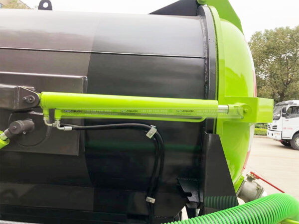 DONGFENG 8 Ton Liquid Vacuum Tanker Truck Details