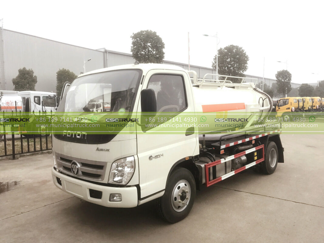 FOTON 8 Ton Small Vacuum Sewer Truck Right Front