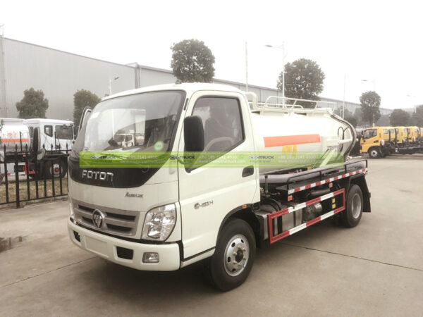 FOTON 8 Ton Small Vacuum Sewer Truck Right Front