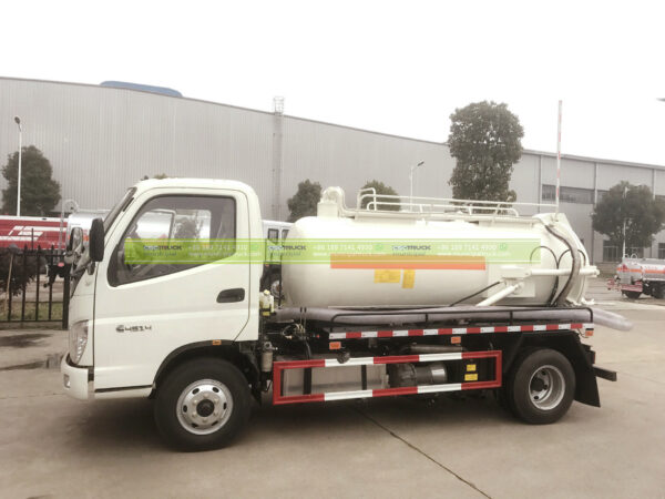 FOTON 8 Ton Small Vacuum Sewer Truck Left Side