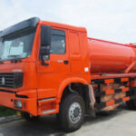 Sewer Cleaner Trucks Combat Blockages in Amman Drainage Systems HOWO 16 Ton Sewer Tanker Truck Red Front