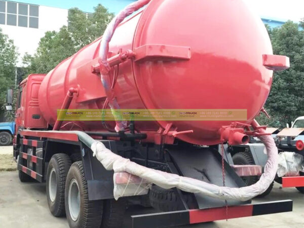 HOWO 16000 Liters Septic Tank Vacuum Truck Red Back