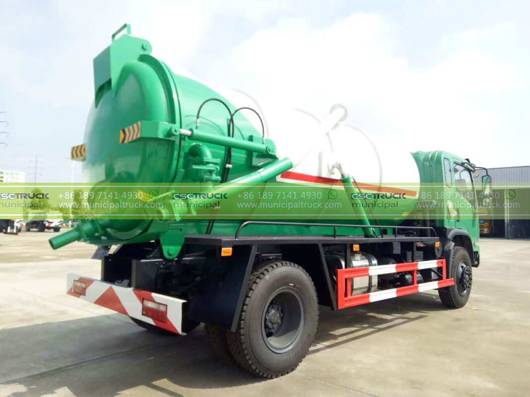HOWO 8 Ton Sanitary Septic Truck Back Details