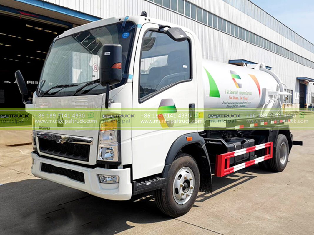 HOWO 8 Ton Sanitary Septic Truck Right Front