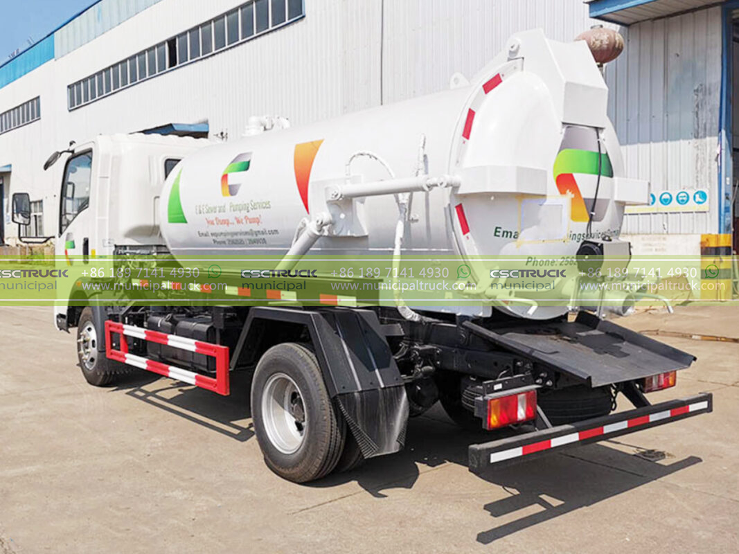 HOWO 8 Ton Sanitary Septic Truck Back