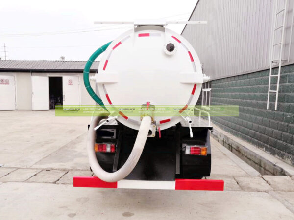 ISUZU 8 Ton Sewage Vacuum Truck Back