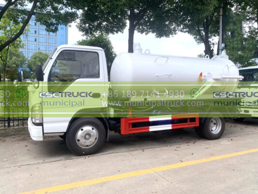 ISUZU 8 Ton Sewage Vacuum Truck Right Side