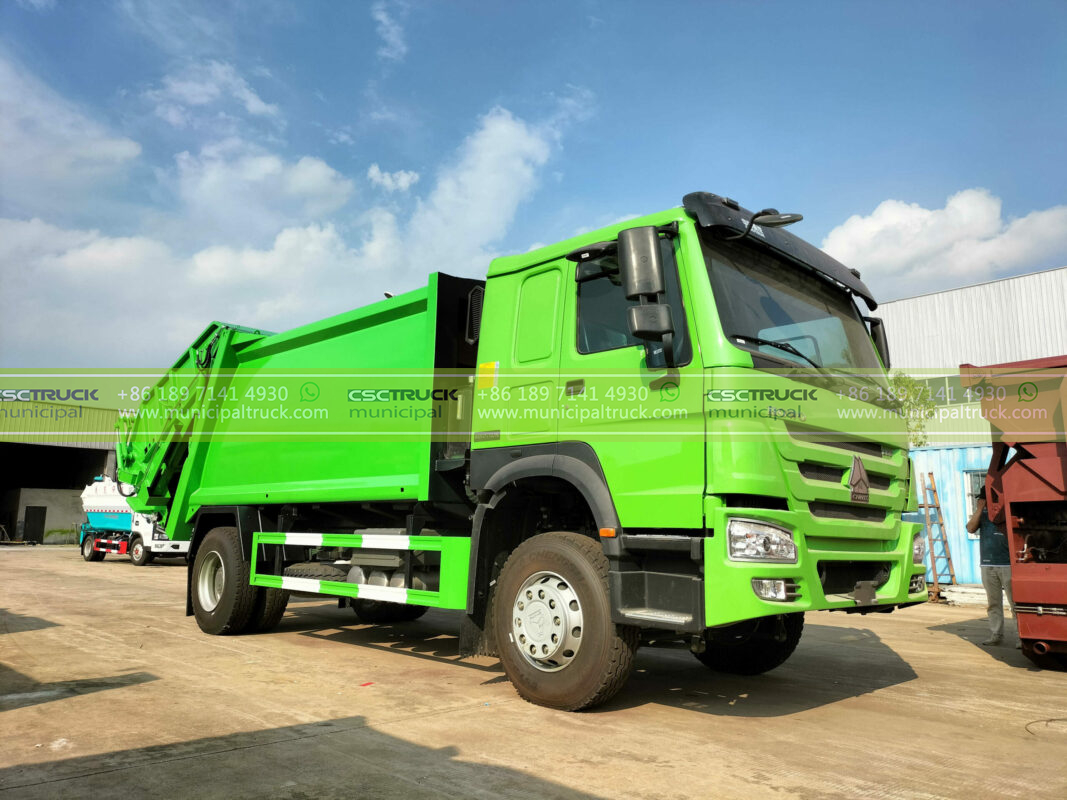 Municipal Refuse Waste Compactor Truck Side