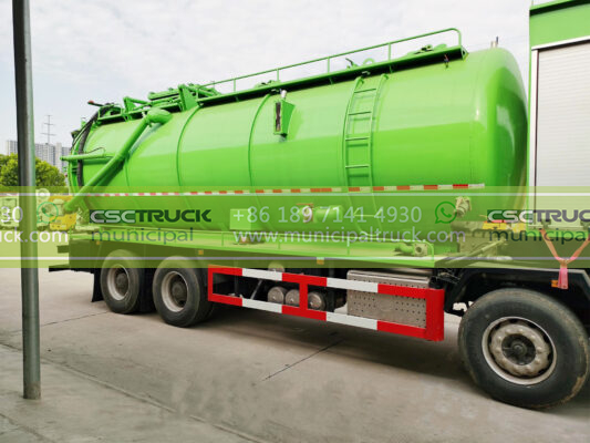 SHACMAN 25 Ton Sewer Suction Truck Green