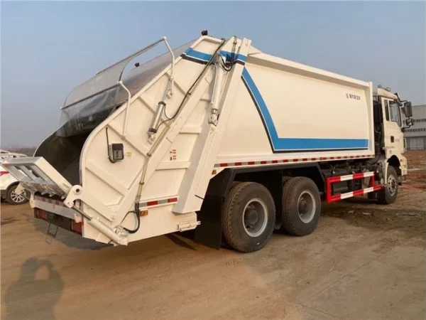 SHACMAN Automated Side Rear Lift Garbage Truck Right Back