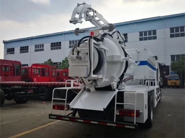 Foton Sewer Jetter Truck Right Back Details