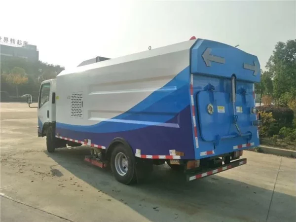 ISUZU Road Sweeping Truck Blue
