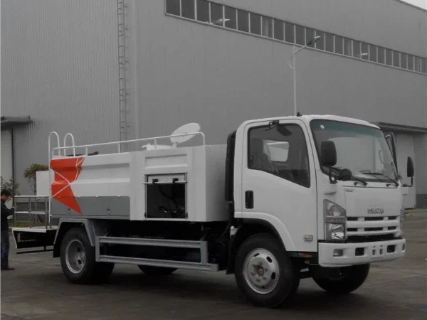 Isuzu Sewer Jetting Truck 4cbm Side
