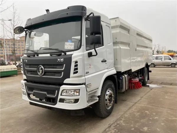 Shacman Pressure Washing Road Sweeper Truck Head Left