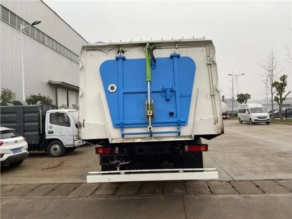 Shacman Pressure Washing Road Sweeper Truck Back Style