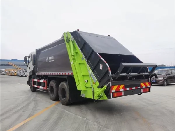 DFAC Rear Loader Compressed Garbage Truck Side Back