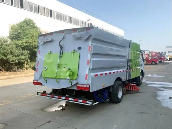DFAC Small Road Sweeper Washing Cleaning Truck Back Right