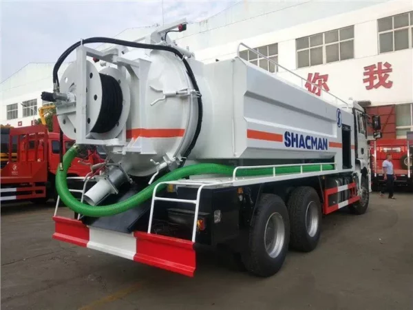 Shacman Sewer Jetting Truck Right Back