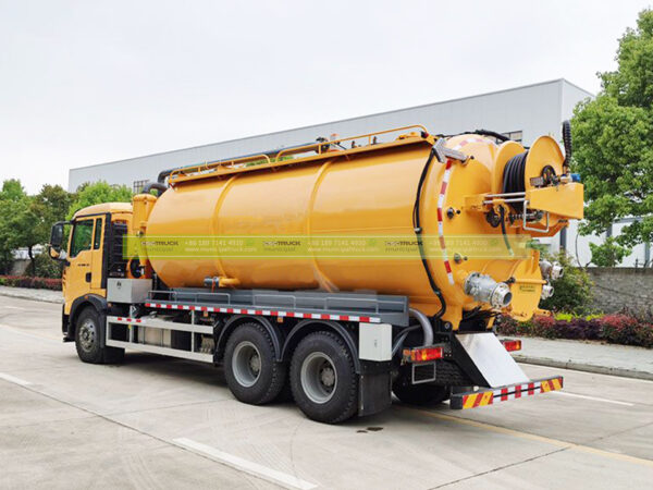 Combo Sewer Cleaner Truck Tanker Back