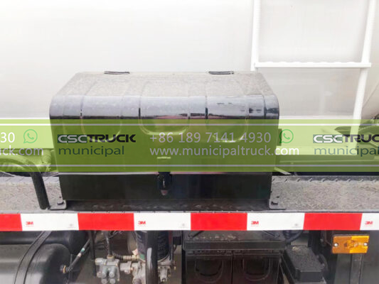 FOTON 8 Ton Small Vacuum Sewer Truck Details White