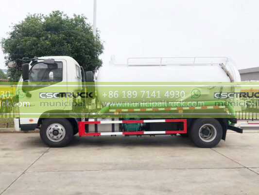 FOTON 8 Ton Small Vacuum Sewer Truck Side Right