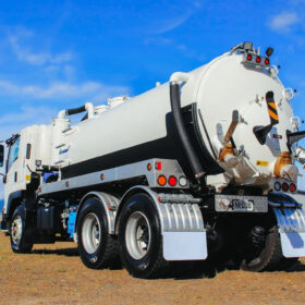 ISUZU GIGA 25 Ton Vacuum Truck Back Details