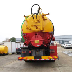 ISUZU GIGA 25 Ton Vacuum Truck Yellow Back