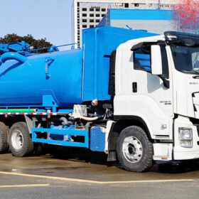 ISUZU GIGA 25 Ton Vacuum Truck Head Blue