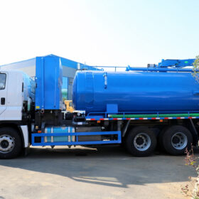 ISUZU GIGA 25 Ton Vacuum Truck Right Side