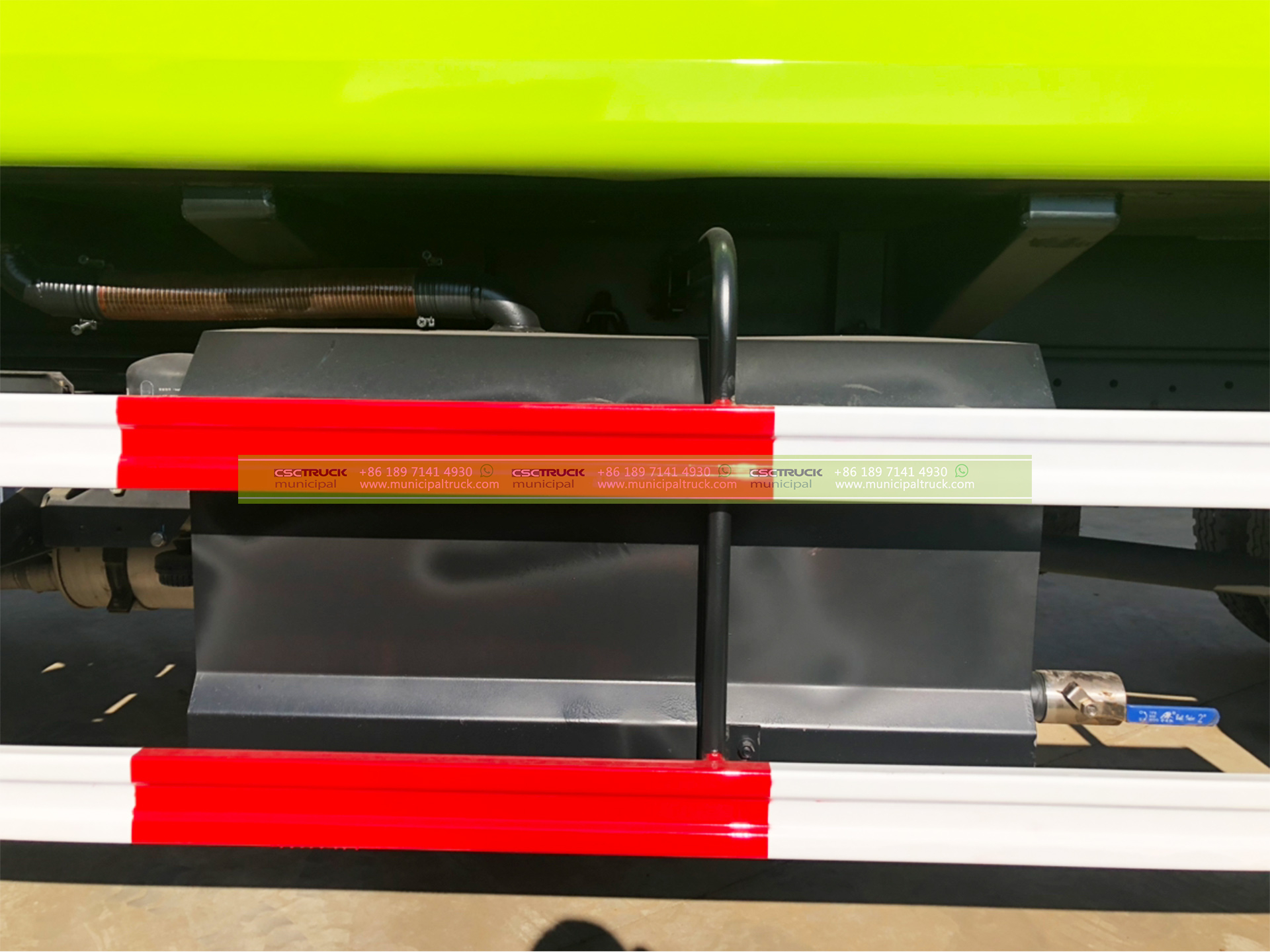 SHACMAN 14CBM Waste Compactor Truck Fuel tank Urea tank SHACMAN 14CBM Waste Compactor Truck Fuel tank Urea tank