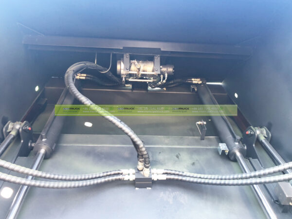 SHACMAN 14CBM Waste Compactor Truck Inside