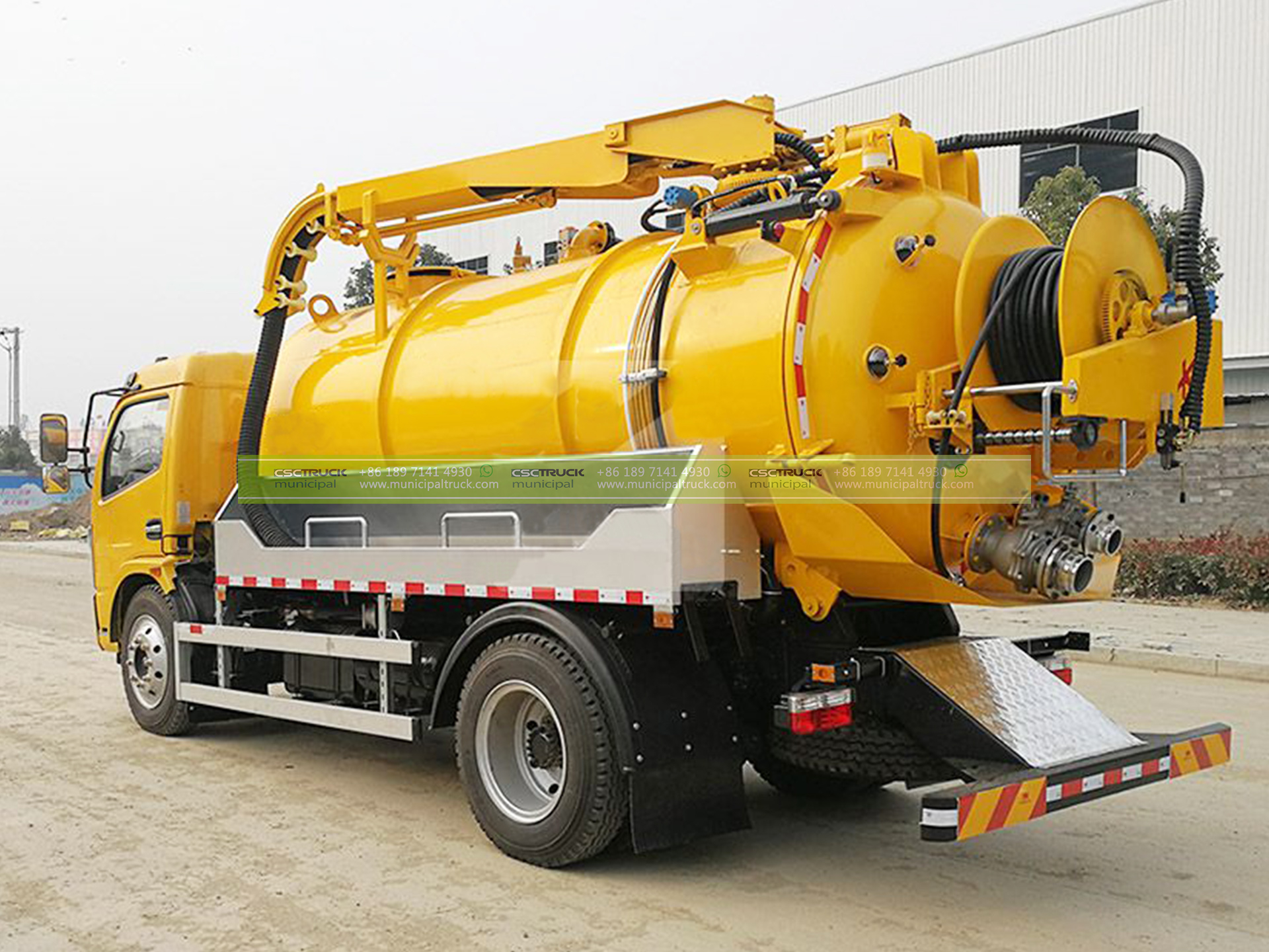 Sanitary Combination Sewer Cleaning Truck Back