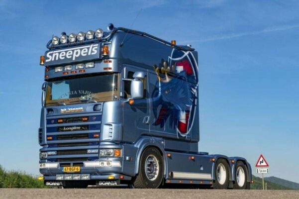 Scania Longline V8 of Stefan Huber Outside
