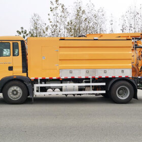Sewer Jetter and Cleaner Combination Truck Body Yellow