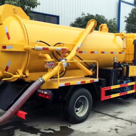Vacuum Sewer Trucks Ship to Malaysia