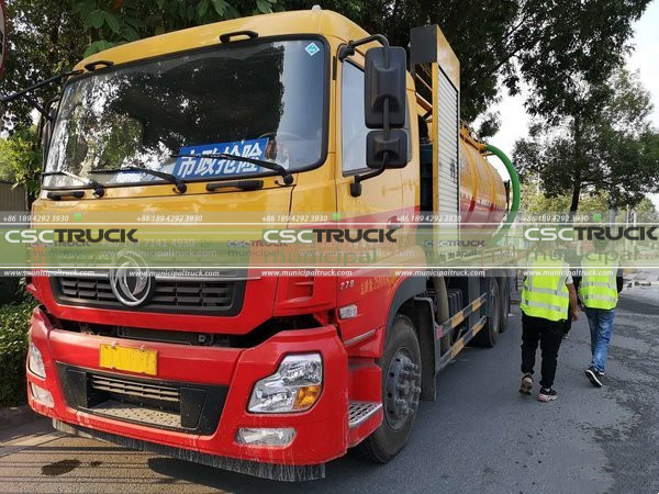 A Powerful Tool for Making Money DONGFENG Tianlong Vacuum Sewage Truck Side